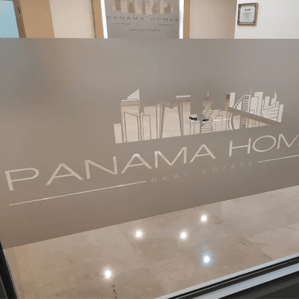 vidrio ventana panama homes con vinil esmerilado personalizado